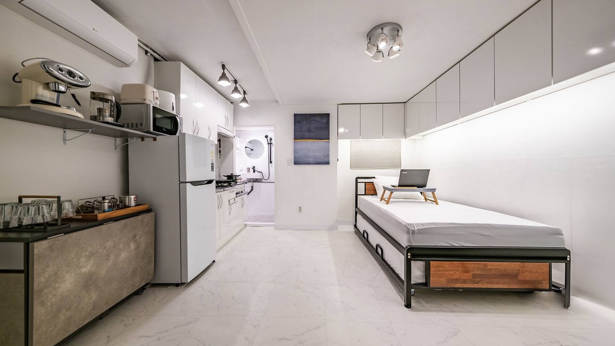 Changsin-dong Apartment | JTS Tailored Service Home 5m Walk from Hyehwa STN
