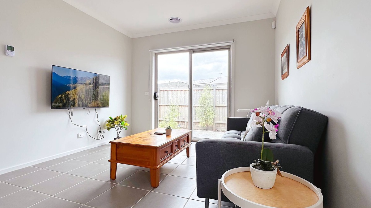 Manor Lakes House | Jubilee Home/3B2B2C/Avalon Airport/Smart TV/Dryer