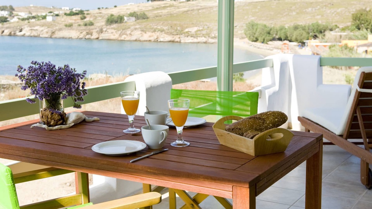 Logaras Apartment | Julia's Beach Studio by the sea, with terrace and sea view.