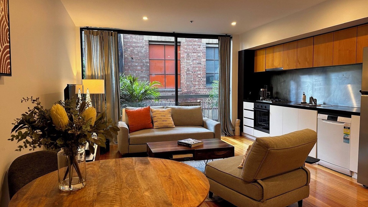 Chinatown Apartment | Juliet: Beautiful CBD Laneway apartment, Parking option