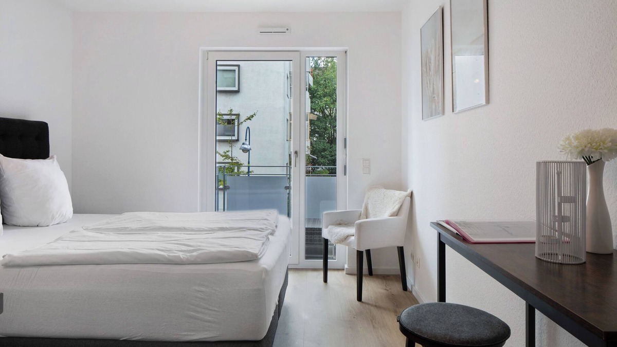 Unterwiehre-Nord Apartment | Juliette holiday flat, very central with balcony and WLAN