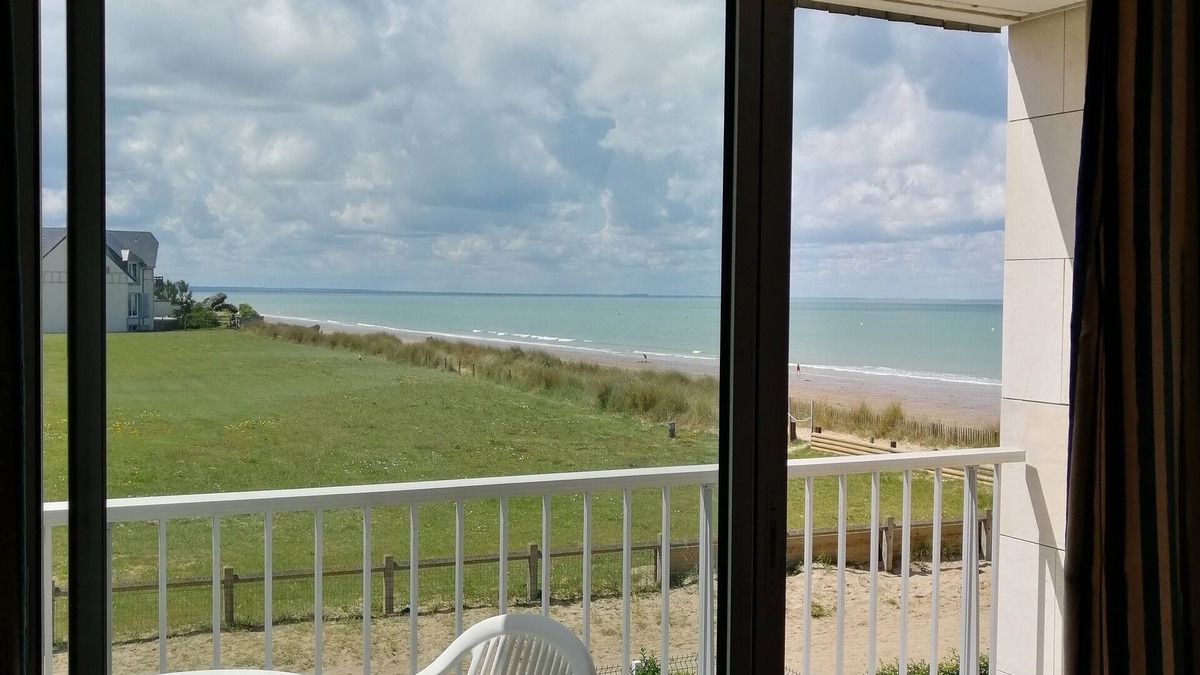 Jullouville Apartment | Jullouville 2 steps from the beach apartment facing south view with sea