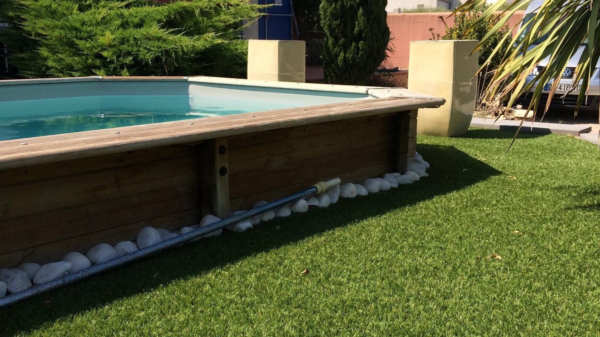 Villetelle Villa | July and August rental villa 140m², sleeps 8, swimming pool, 25 mins from the sea.