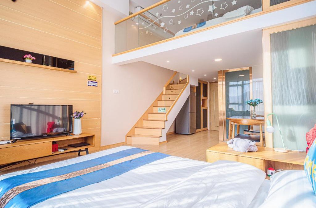 Xihu Apartment | July Apartment