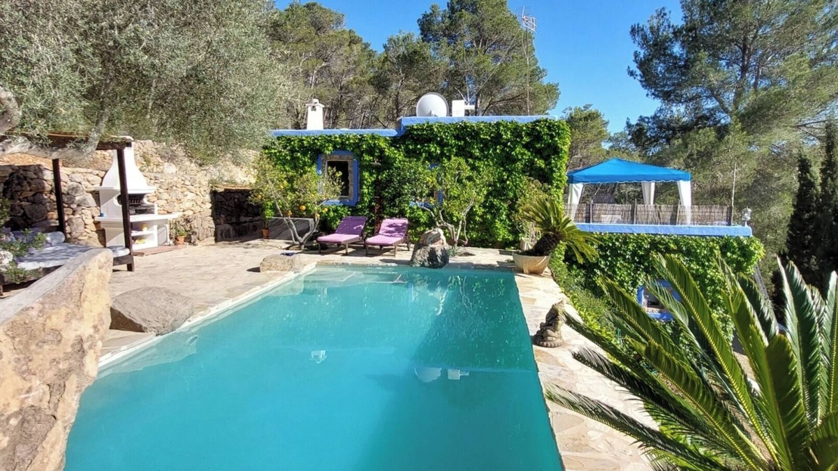 Sant Miquel de Balasant Villa | JULY LAST MINUTE OFFER! 29/06-13/07 Typical stone ibizan pool country villa.