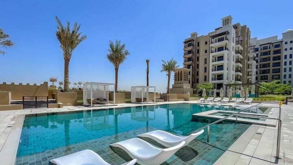 Umm Suqeim 3 Apartment | Jumeirah Living Near Burj Al Arab Beach