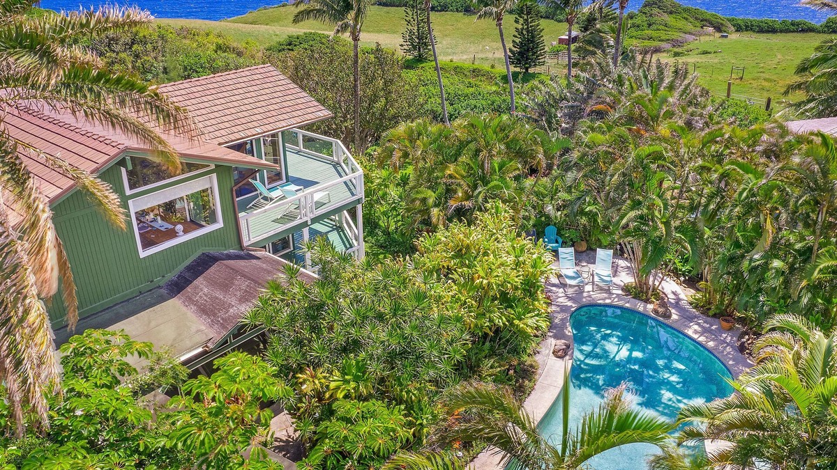 Haiku House | ★Jump Start The Road to Hana at The Lookout House! Private Hot Tub + Pool Access