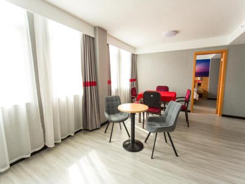 Xianning Hotel | JUN Hotels Hubei Xianning Tongshan County Jiugong Avenue