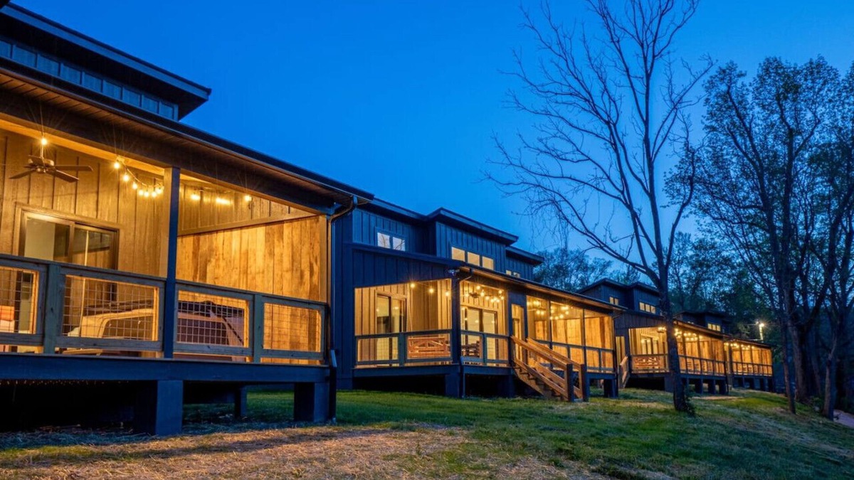 Johnson City Ski Chalet | Juneburger Chalet on The Watauga River
