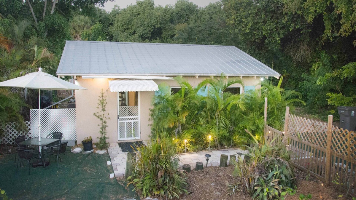 West Palm Beach Cottage | Jungle House Cottage, Dogs welcome. Private, quiet, and exclusivity yours.