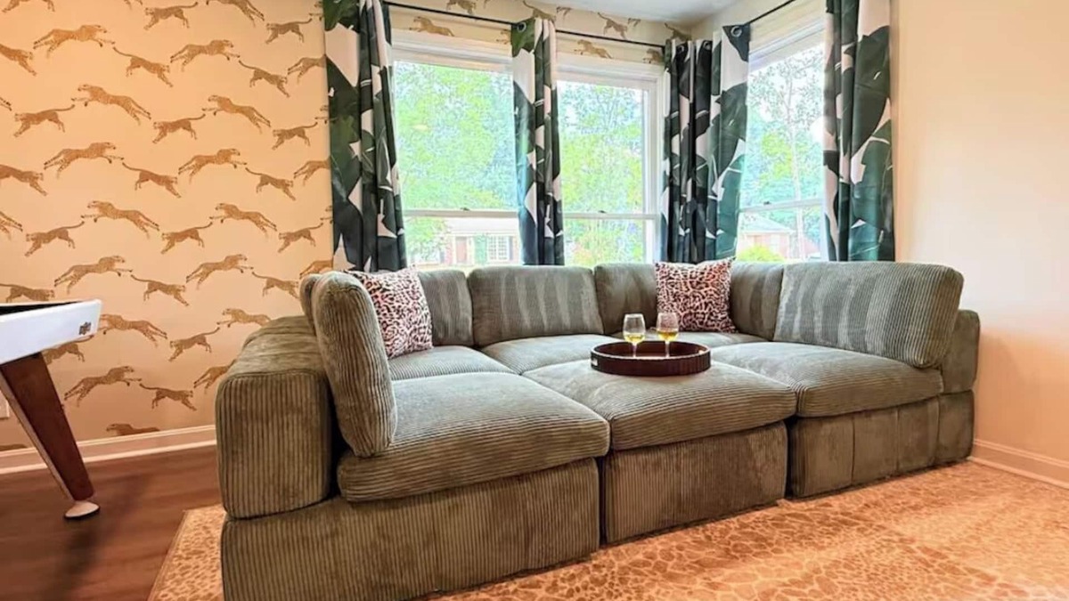 Columbus House | Jungle-Inspired 4BR Oasis - Peaceful & Private