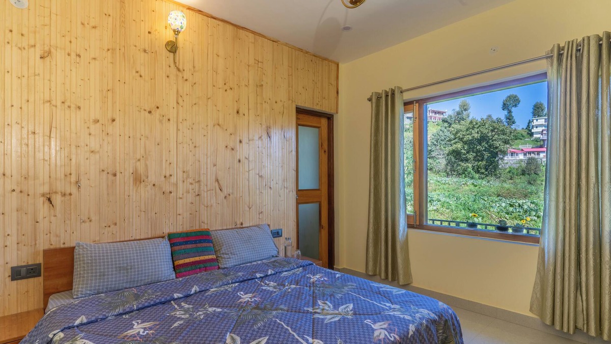 Kaul Villa | Jungle kinare 3-bedroom villa with WiFi in Sunder Khal by Homeyhuts