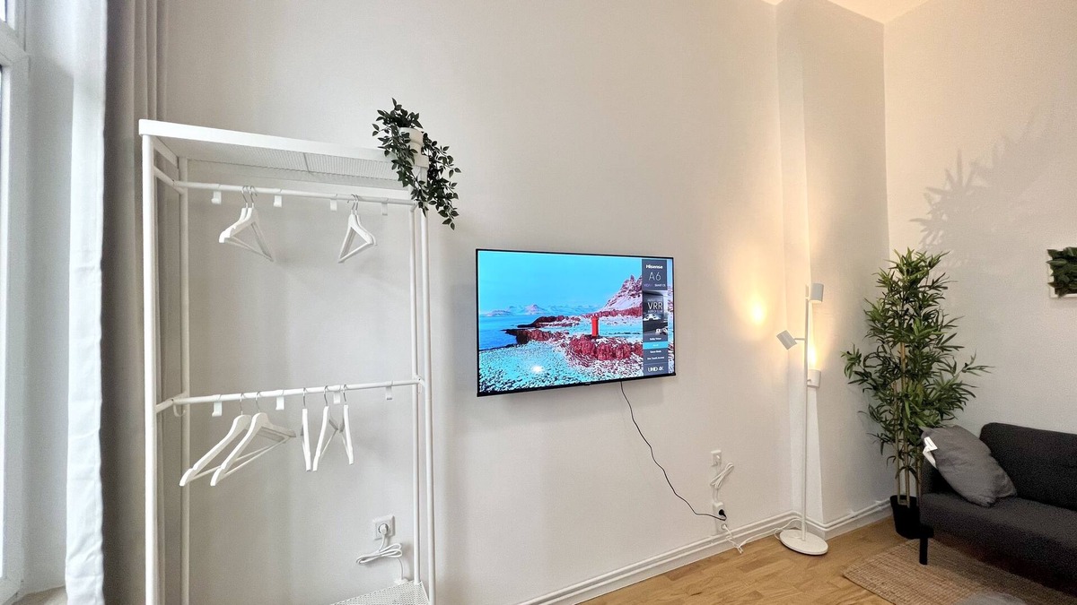 Steintor Apartment | Jungle Retreat Apartment in Bremen neighborhood