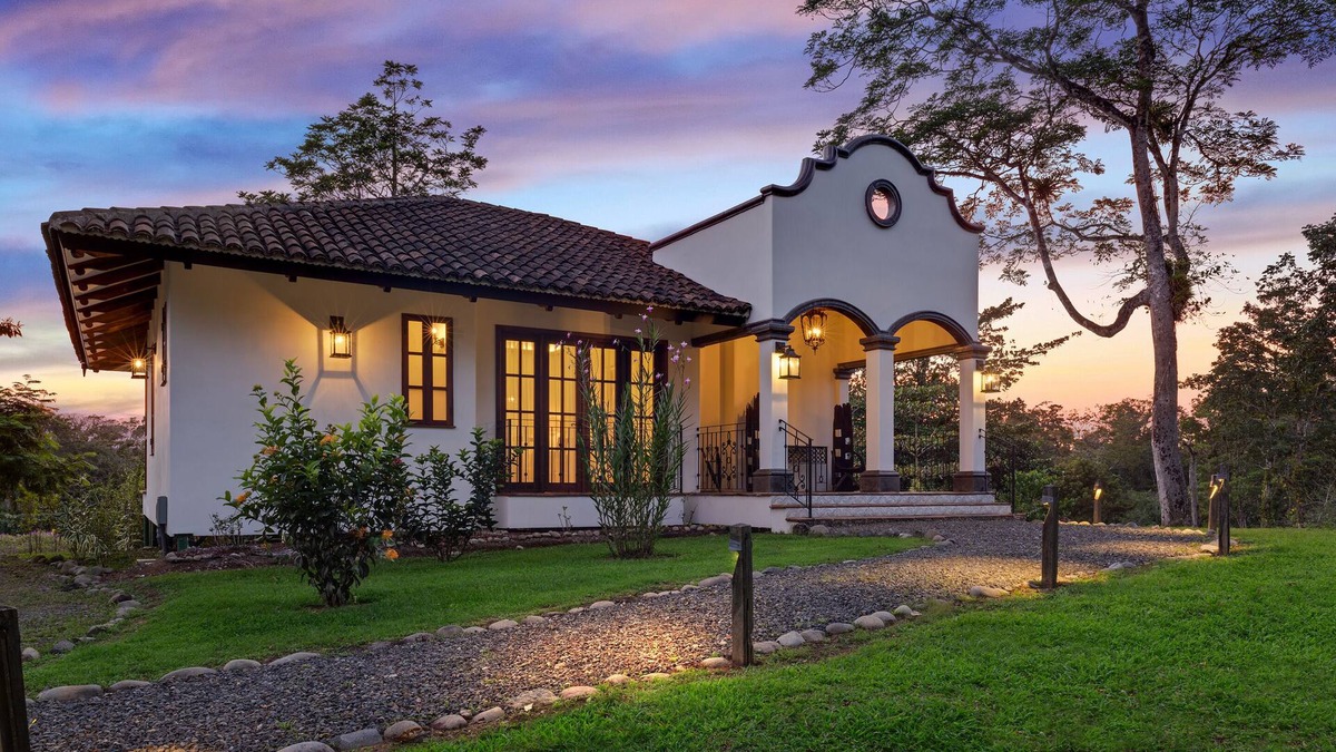 Tigre House | Junior Suite King or 2 Queen beds