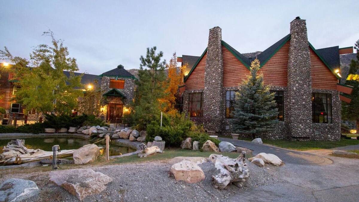 Mount Charleston Hotel | Junior Suite at The Retreat on Charleston Peak – Relaxation in Nature