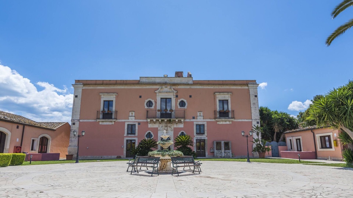 Maeggio Apartment | Junior Suite - Hotel Lady Lusya ★