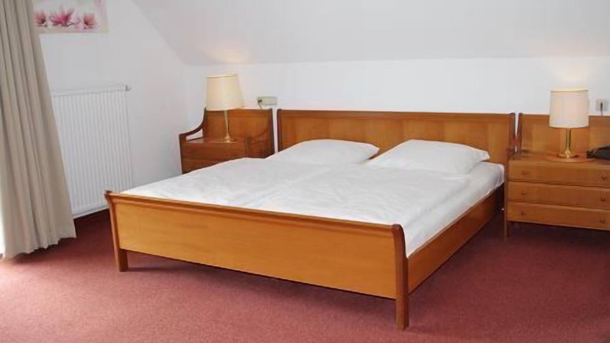Steinbach Apartment | Junior-Suite mit Balkon und Dusche