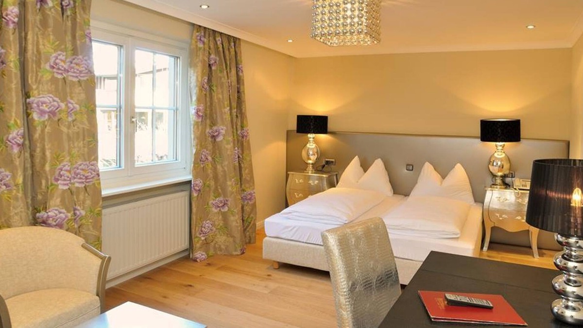 Zell am See House | Juniorsuite bath / shower / double whirlpool - Heitzmann, Hotel