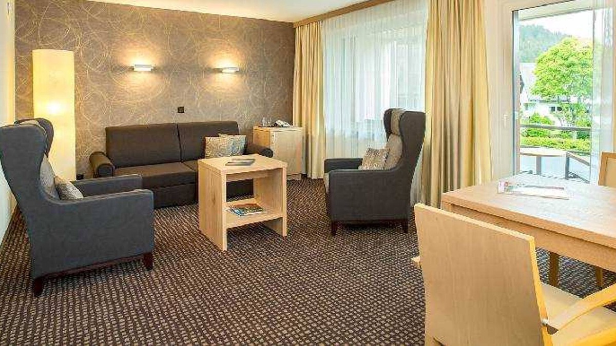Titisee-Neustadt House | Juniorsuite - Brugger's Hotelpark am See