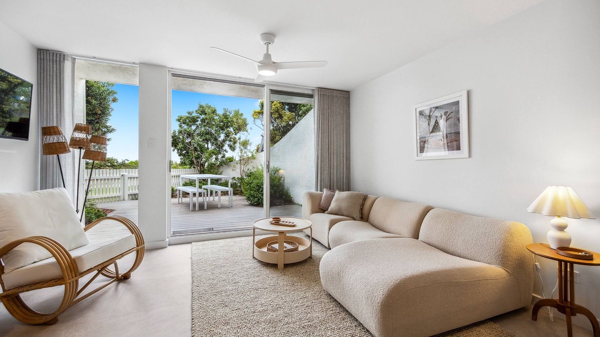 Semaphore Park House | Juniper Beachfront Townhouse Semaphore Park