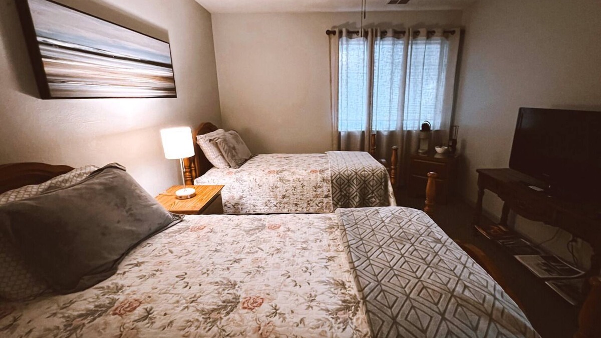 Shingletown House | Juniper Room at Tall Timbers Bed & Breakfast