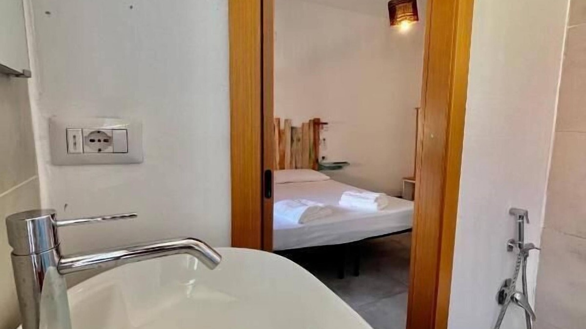 Porto Torres Apartment | Juniper Room - Full Service Room with Private Bathroom