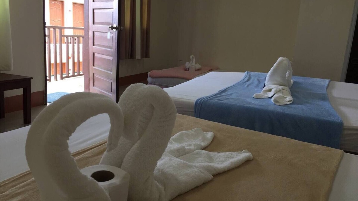 Tawala Bed & Breakfast | Junlyn Apartelle Family room for 7 to 8nn