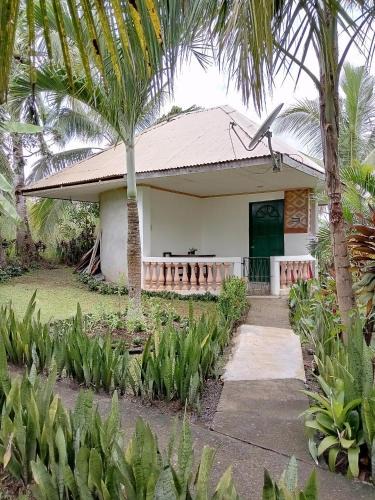 Lawaan House | Jupiters Garden Cottages
