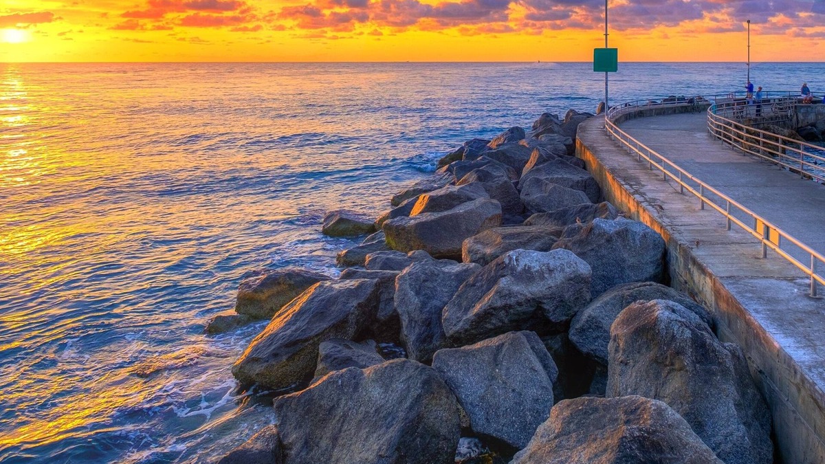 Bella Vista Condo | JupRent's - Ocean Walk Paradise - 3Bed/3Bath - Close to everything in Jupiter!