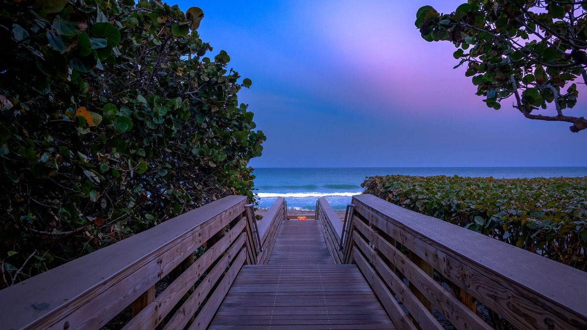 Bella Vista Condo | JupRent's - Posh Paradise - 2Bed/2Bath -Jupiter - Beach Pool