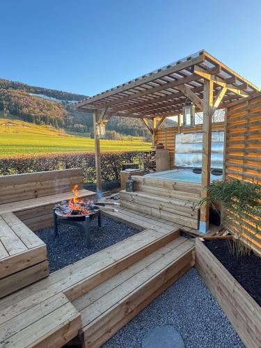 Rebeuvelier Ski Chalet | Juralodgespa Détente avec jacuzzi et vue