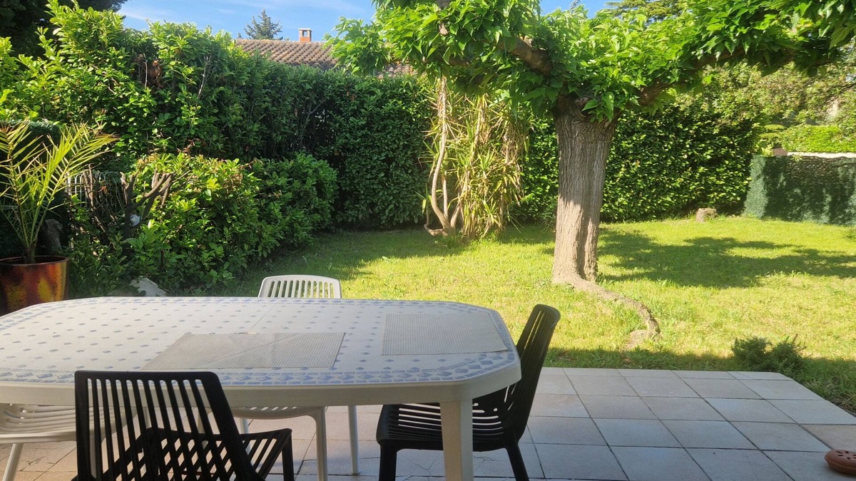 Sauveterre House | Just 10 minutes from Avignon! Country house in a haven of peace.