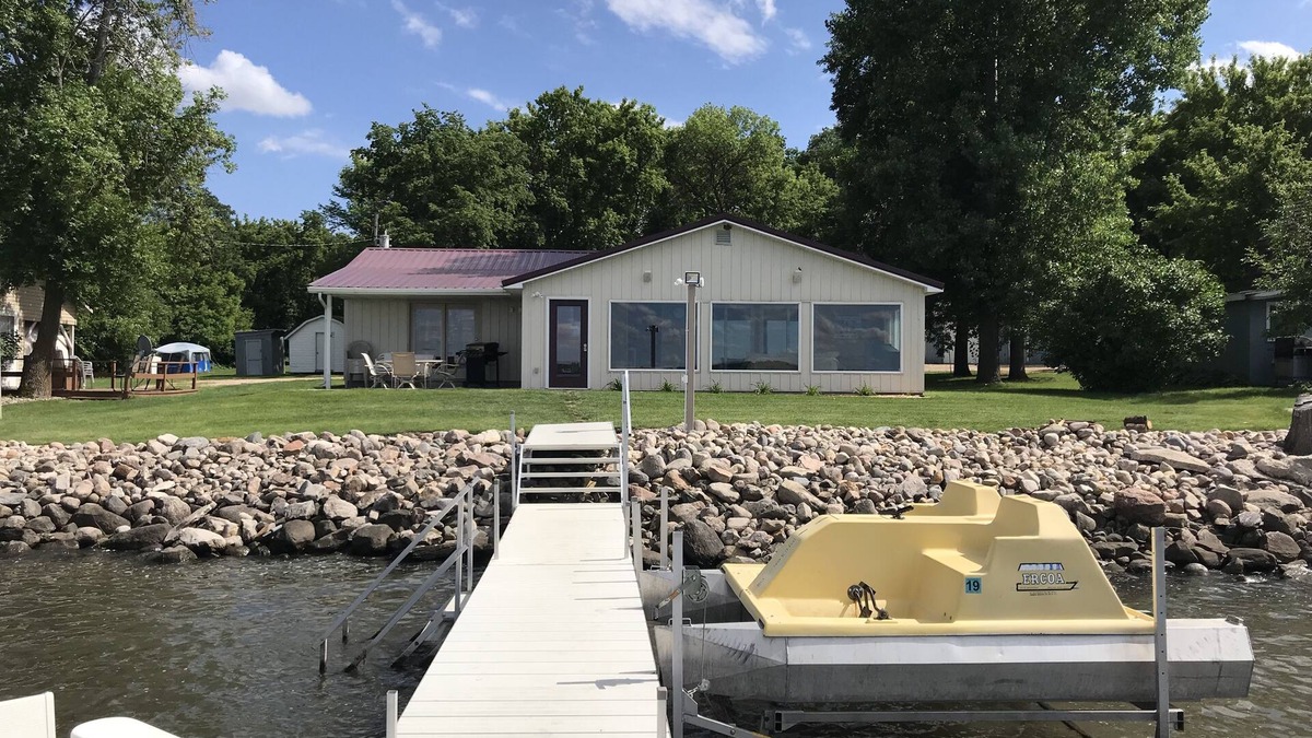 Windsor Cabin | Just 15 Feet To Fishing and Fun - Dakota View Cabin Lake Traverse!