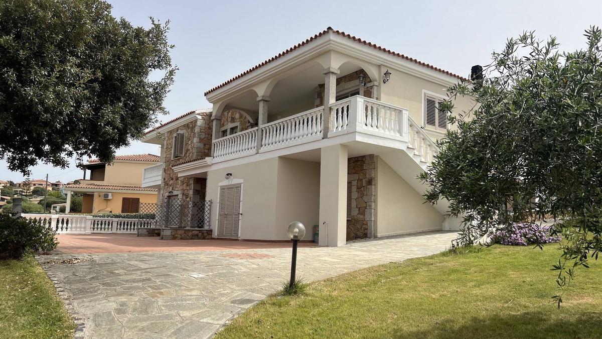 Tanaunella Villa | Just 500 meters from the white beach and transparent sea overlooking Tavolara