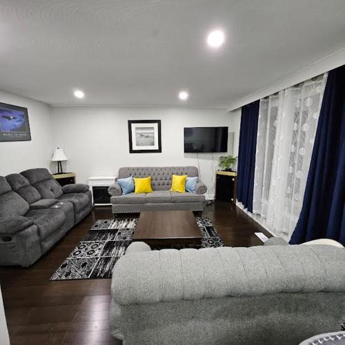 Toronto House | Just a Room