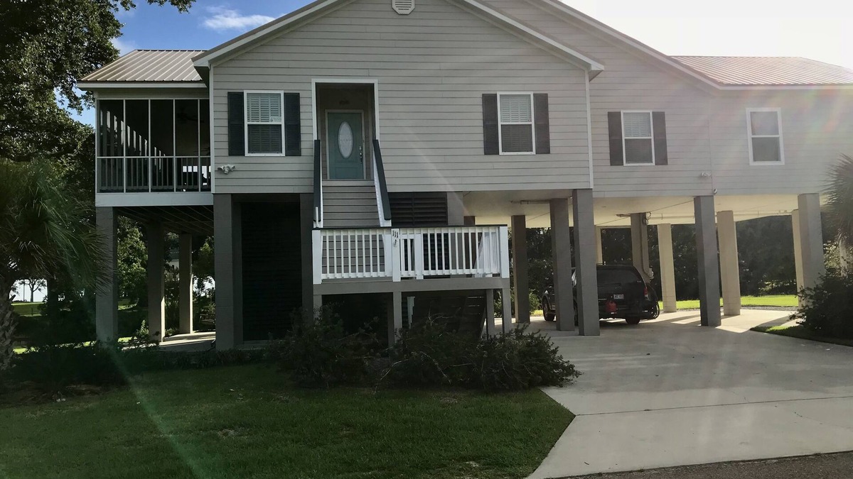 Waveland House | Just a Short Walk From the Beach