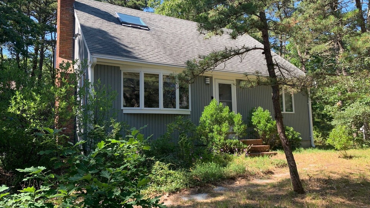 Wellfleet House | JUST AVAILABLE! Location! Walk to Ponds, Close to Town (CS0017)