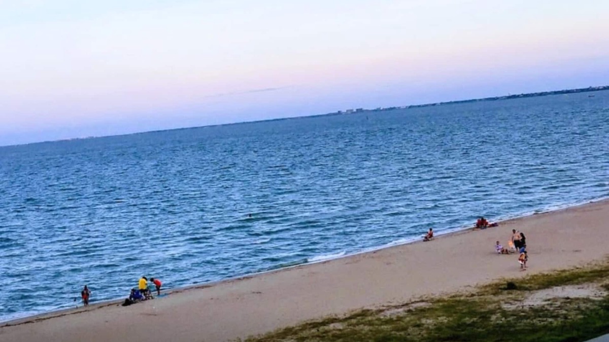 North Beach Condo | "Just Beachy" Condo!