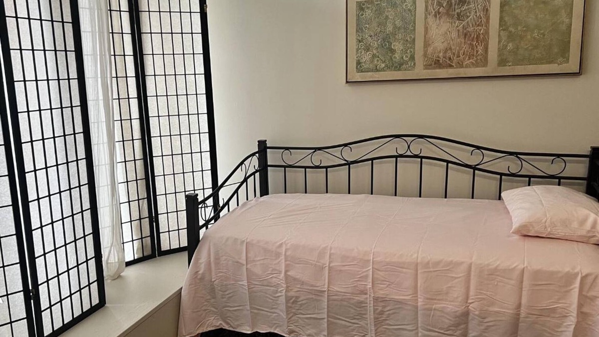 Anniston Apartment | JUST BED & BATH IN DOWNTOWN HISTORIC ANNISTON. CLOSE TO EATRIES & ENTERTAINMENT.