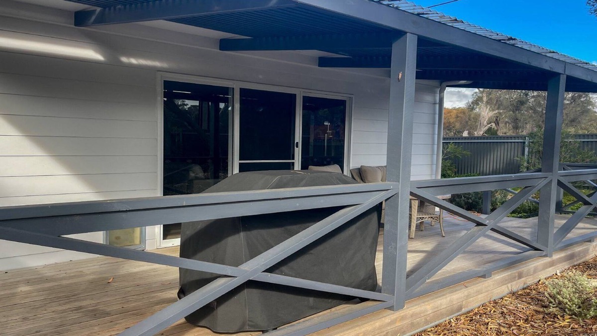 Lake Wangary Apartment | Just for 2 - a fantastic apartment - Perfect Coffin Bay base for one or two guests