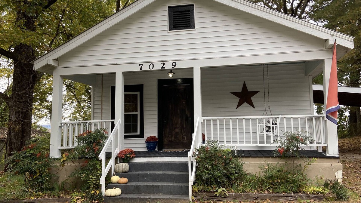 Lookout Valley Neighborhood Association House | Just minutes from downtown and rock city/ruby falls!
