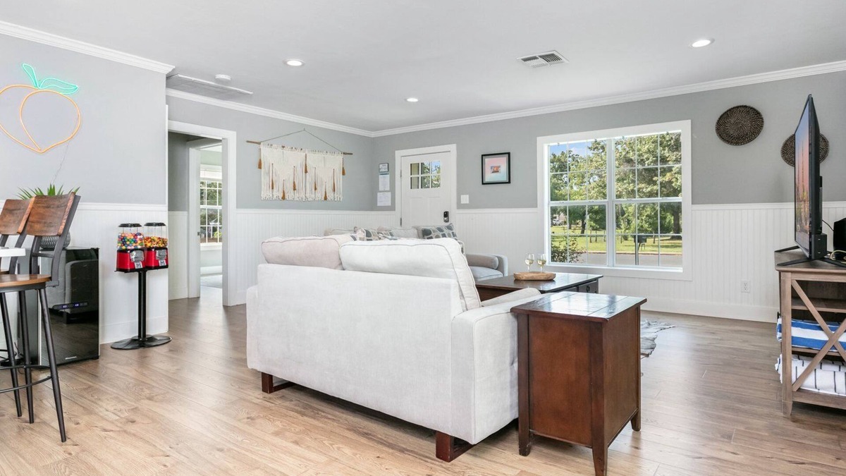 Fredericksburg House | Just Peachy | 3/2, Grill, Hot Tub, Full Kitchen, 4 Blocks to Main