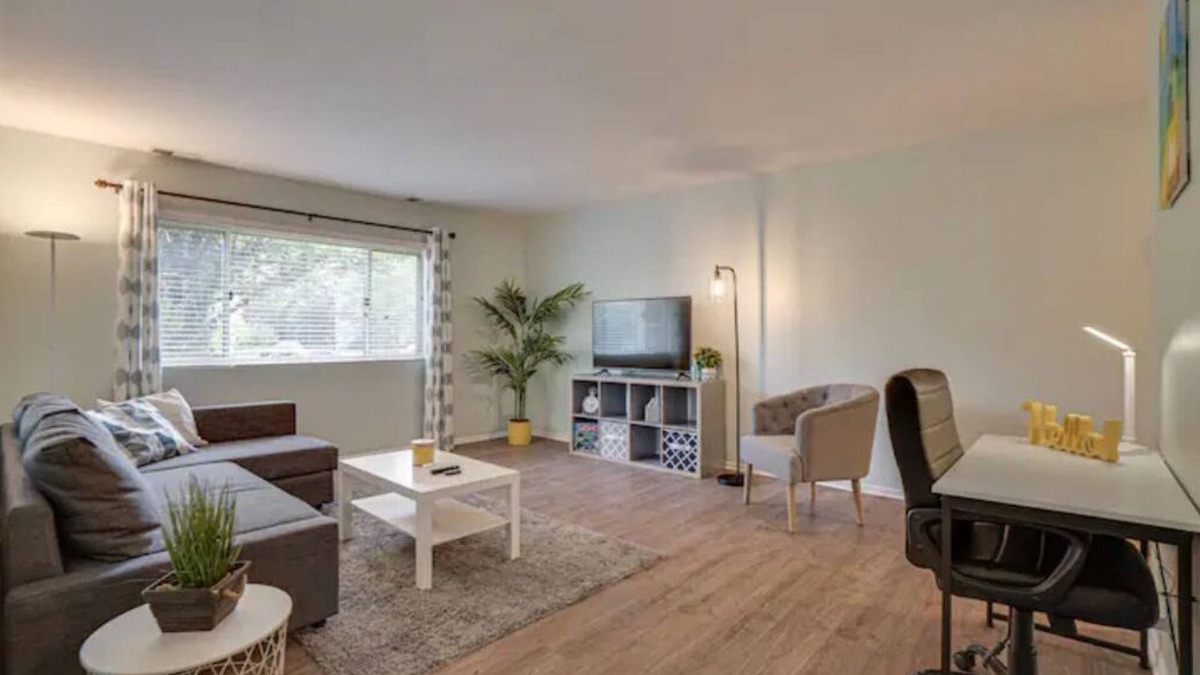 Elk Grove Village Condo | Just remodeled apartment close to airport and mall
