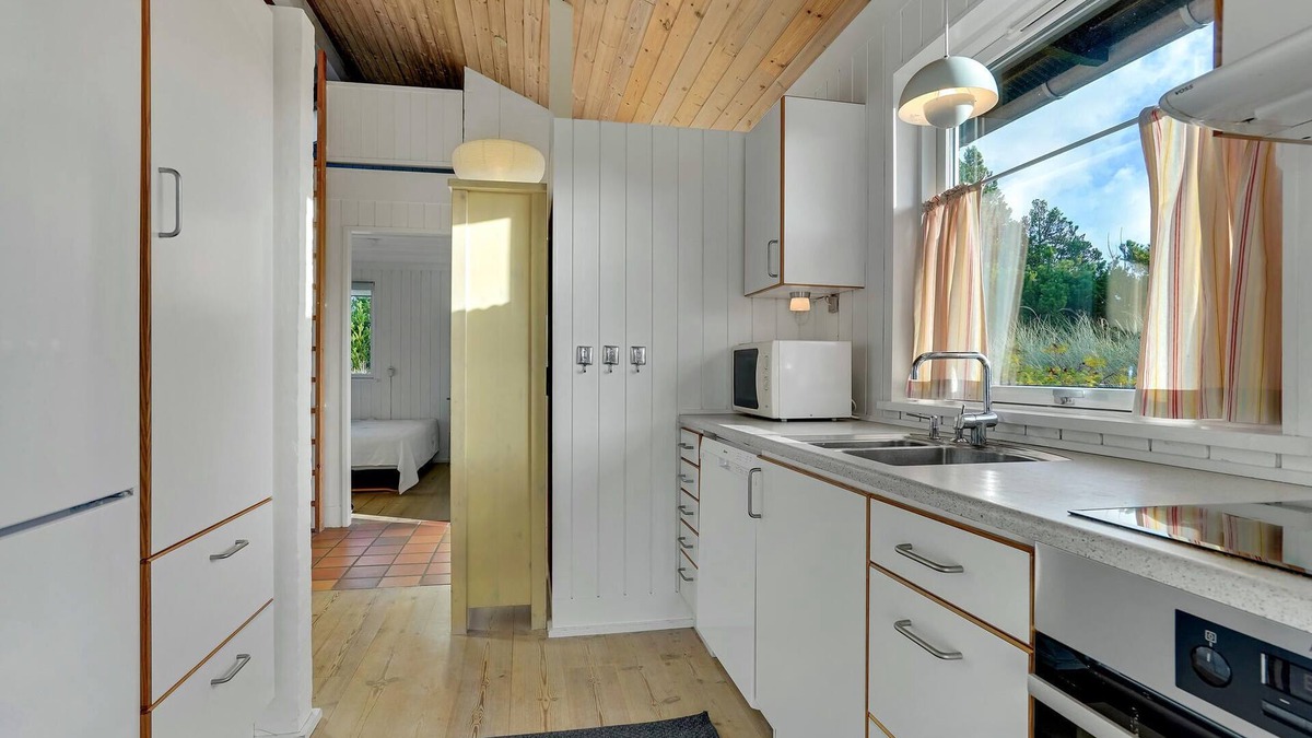 Hulsig House | Just south of Skagen, in idyllic Hulsig, lies this vacation home on a wonderful dune plot.