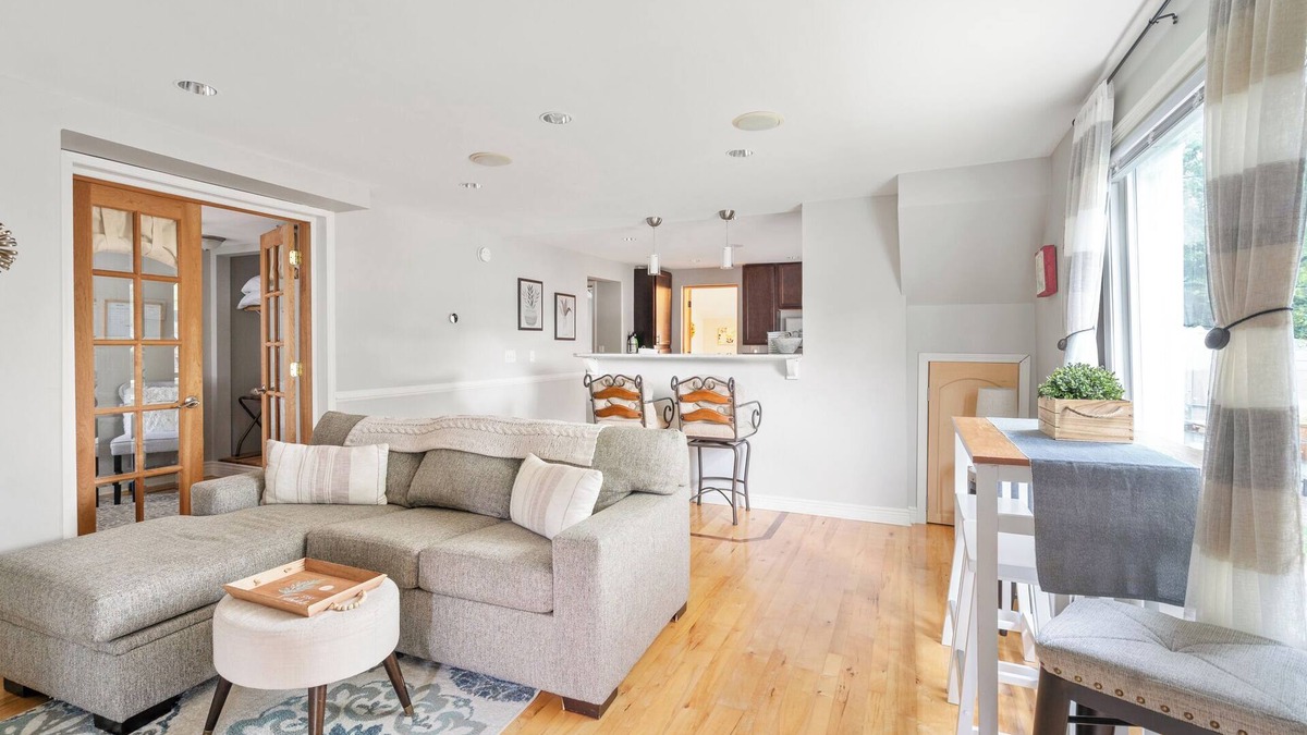 Hudson House | Just steps to Downtown Hudson and St. Croix River!