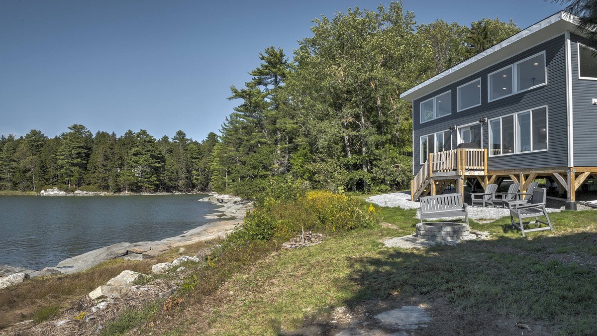 Waldoboro Cabin | Just steps to the water with beautiful sunsets!