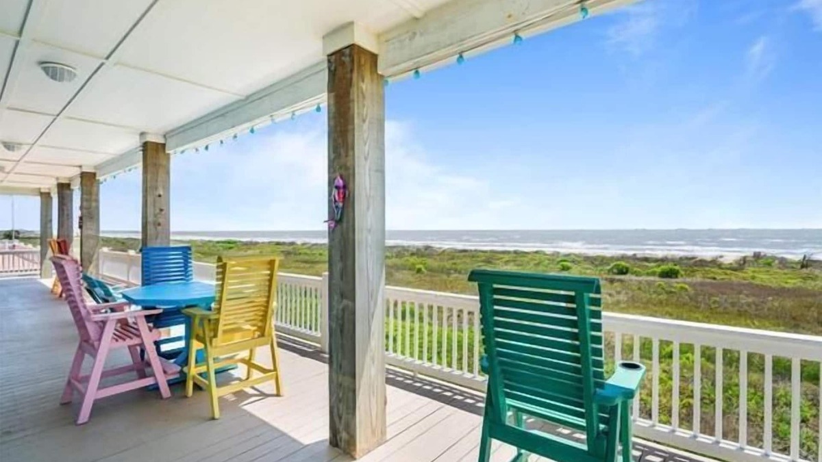Galveston House | Just Sun & Beach - Gorgeous Beachfront, has everything you need!