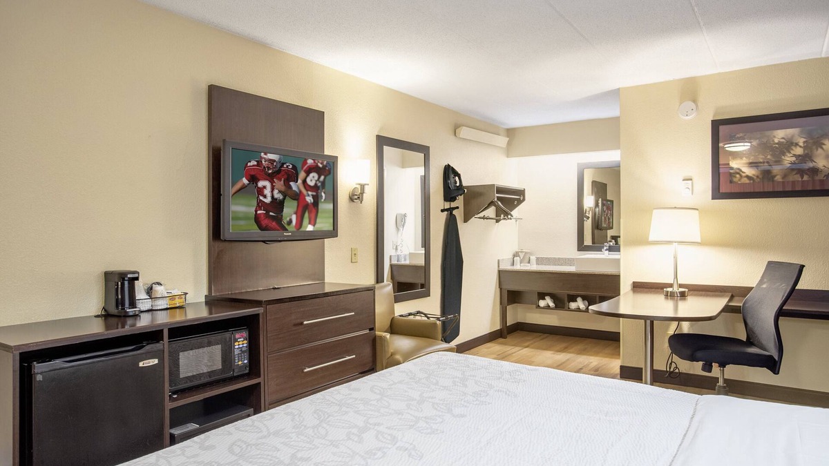 Framingham House | Just What You're Looking For! Free Parking, Pet-friendly Property!