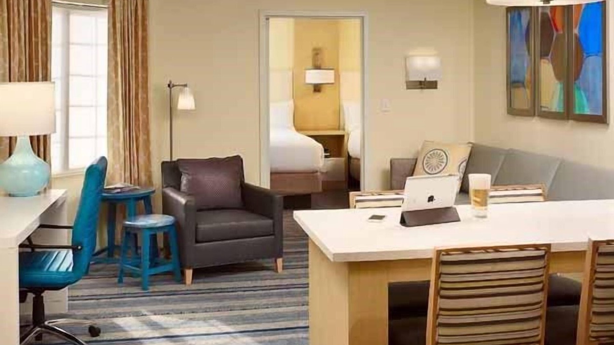 Andover Hotel | Just What You Were Looking For! 2 Modern Units, Pet-Friendly, Parking, Pool!