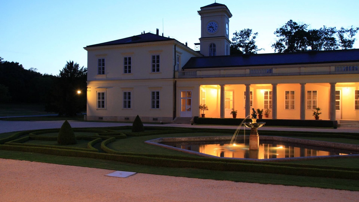 Fehervarcsurgo Hotel | Károlyi Kastély Hotel & Restaurant